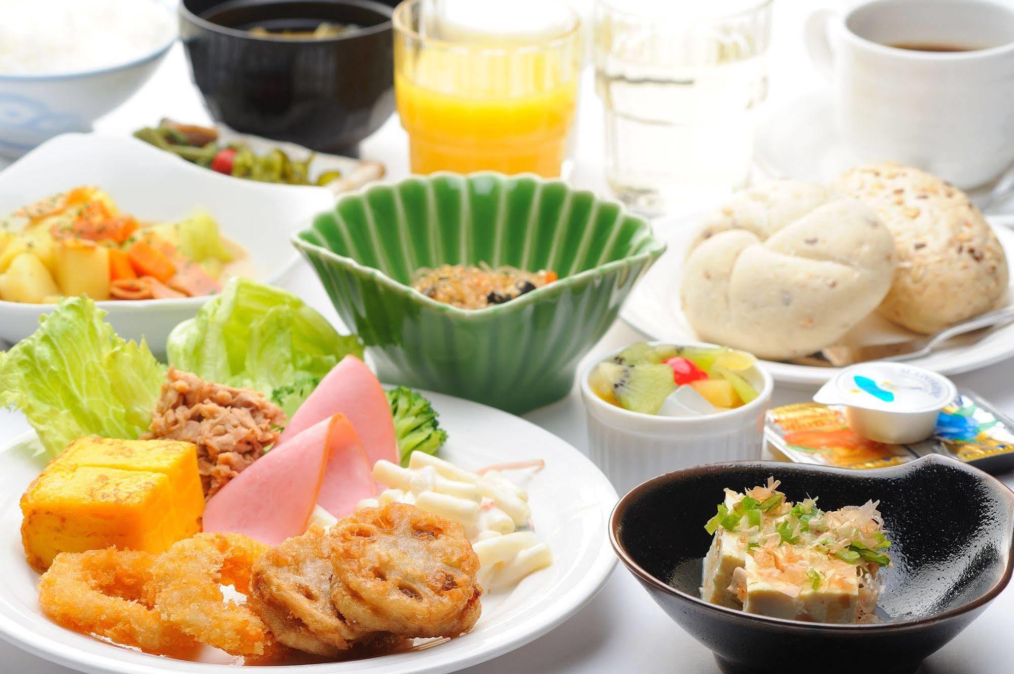 烧津因特驿前酒店
